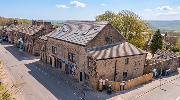 2 Bedroom Flat To Rent In Town Street, Rawdon, Leeds, West Yorkshire, LS19