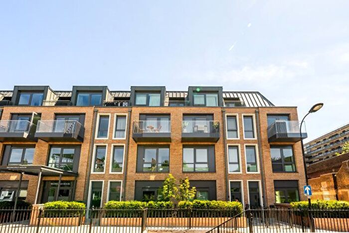 2 Bedroom Town House To Rent In Leamore Street, London, W6