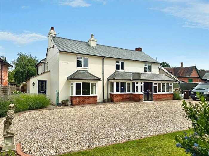 3 Bedroom Semi-Detached House For Sale In Sherfield Green, Sherfield-on-Loddon, Hook, Hampshire, RG27