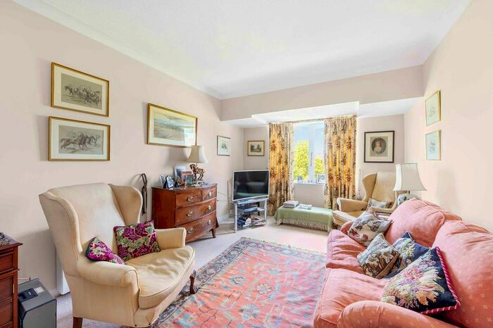 1 Bedroom Property To Rent In Homecross House, Fishers Lane, Chiswick, London, W4