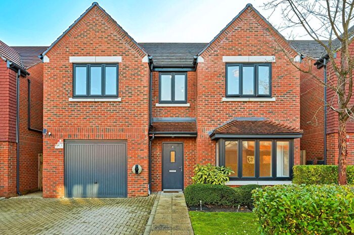 4 Bedroom Detached House For Sale In Kent Mews, Ottershaw, KT16