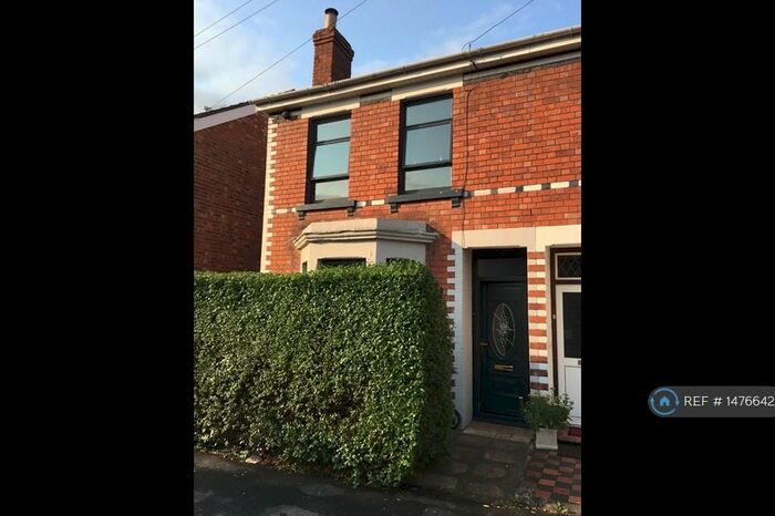 3 Bedroom Semi-Detached House To Rent In Lysons Avenue, Gloucester, GL1