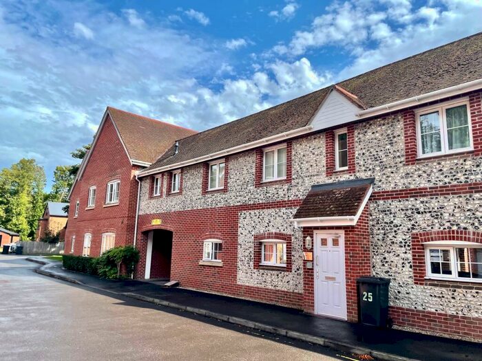 1 Bedroom Flat To Rent In Winton Close, Winchester, SO22