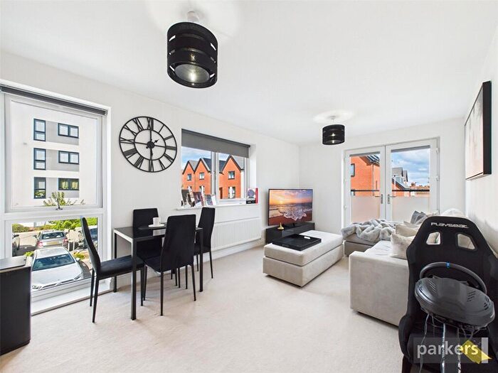 2 Bedroom Apartment For Sale In Ruhemann Street, Reading, Berkshire, RG30