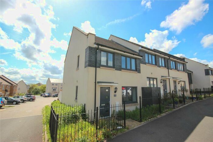 3 Bedroom End Of Terrace House To Rent In Wood Street, Patchway, Bristol, South Gloucestershire, BS34