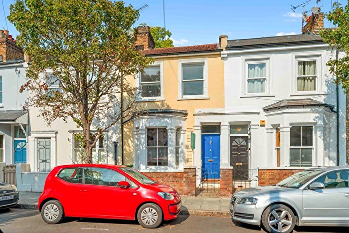 3 Bedroom Terraced House For Sale In Cobbold Road, London, W12