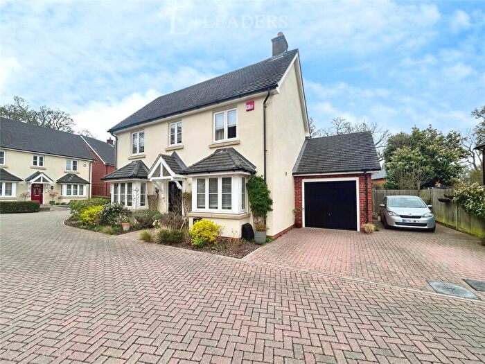 4 Bedroom Detached House For Sale In Aubin Wood, Emsworth, Hampshire, PO10