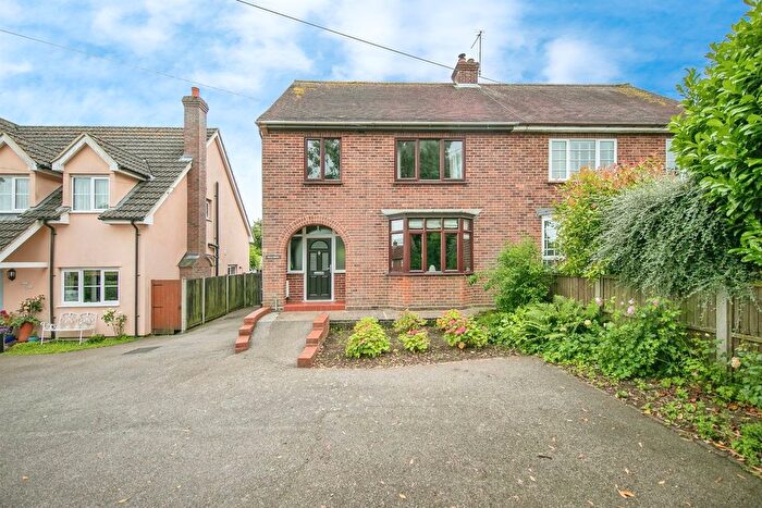 3 Bedroom Semi-Detached House For Sale In Sandy Lane, Sudbury, CO10