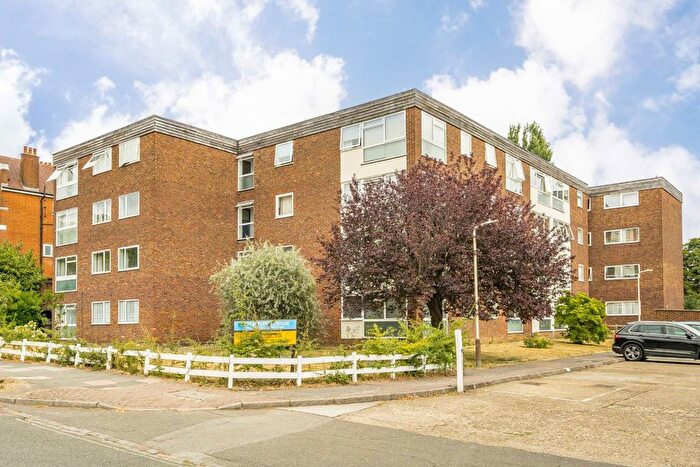 2 Bedroom Flat For Sale In Corfton Road, Ealing, W5