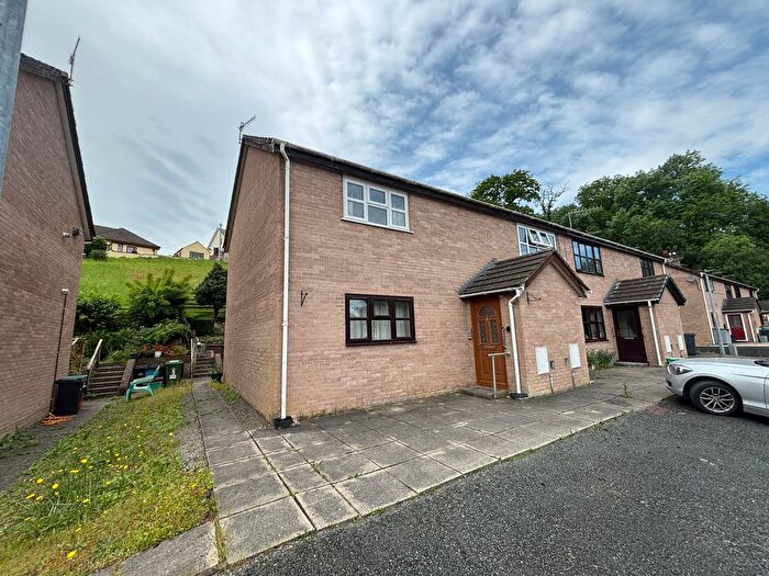 2 Bedroom Flat For Sale In Oakwood Close, Builth Wells, LD2