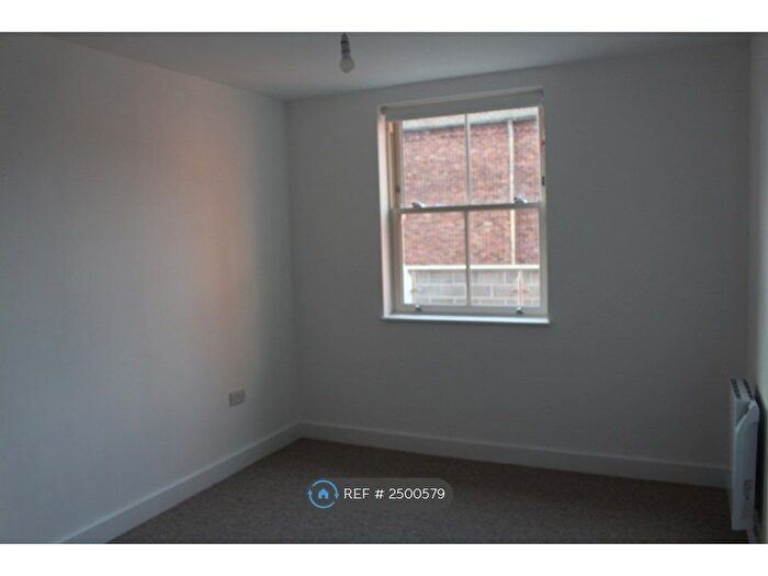 3 Bedroom Flat To Rent In Church Road, London, NW10