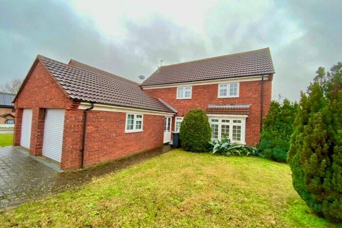4 Bedroom Detached House To Rent In Marshall Close, Bedford, MK42