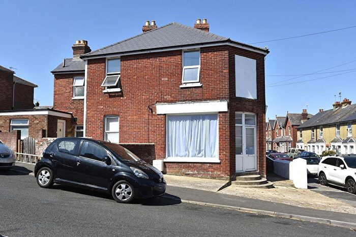 3 Bedroom Property To Rent In Tennyson Road, Cowes, PO31