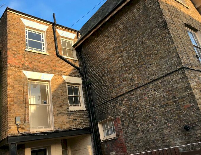 1 Bedroom Flat To Rent In High Street, CT11