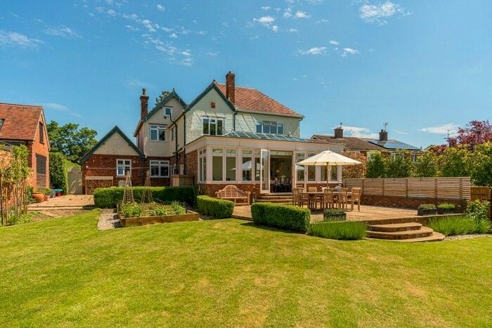 5 Bedroom Detached House To Rent In New Road, Dinton, Aylesbury, Buckinghamshire, HP17