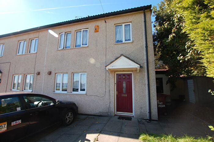 4 Bedroom Semi-Detached House To Rent In The Meade, Bolton, BL3