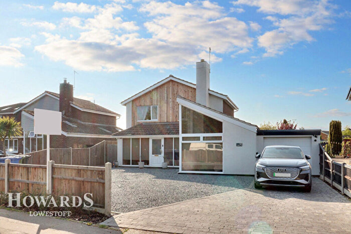 3 Bedroom Detached House For Sale In Cotmer Road, South Oulton Broad, NR33