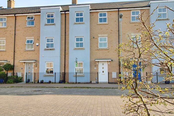 4 Bedroom Terraced House For Sale In Buttercup Avenue, St. Neots, PE19