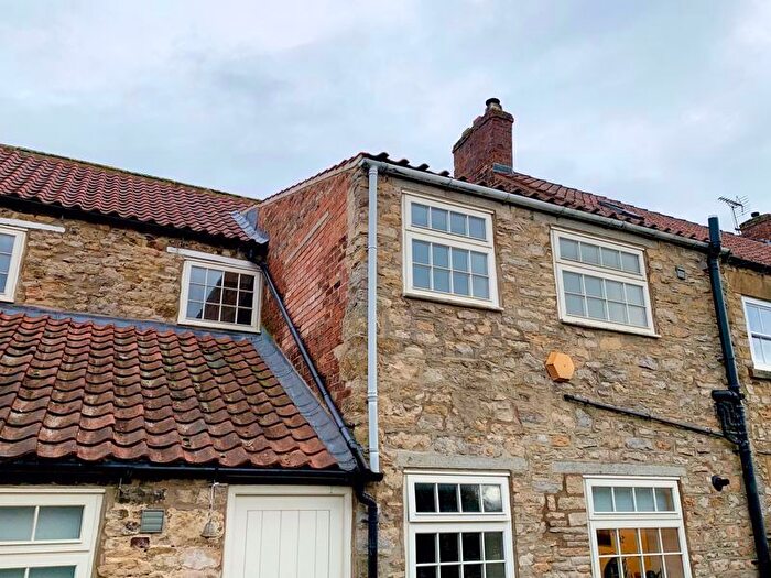 2 Bedroom Flat To Rent In Church Street, Helmsley, York, YO62