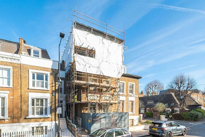 3 Bedroom Flat For Sale In Moore Park Road, Fulham, SW6