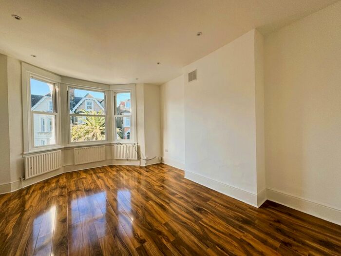 2 Bedroom Flat To Rent In Romola Road, London, SE24