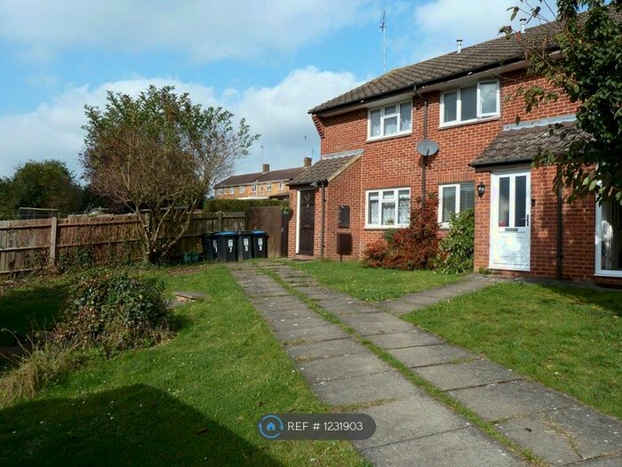 2 Bedroom Semi-Detached House To Rent In Becks Close, St Albans AL3
