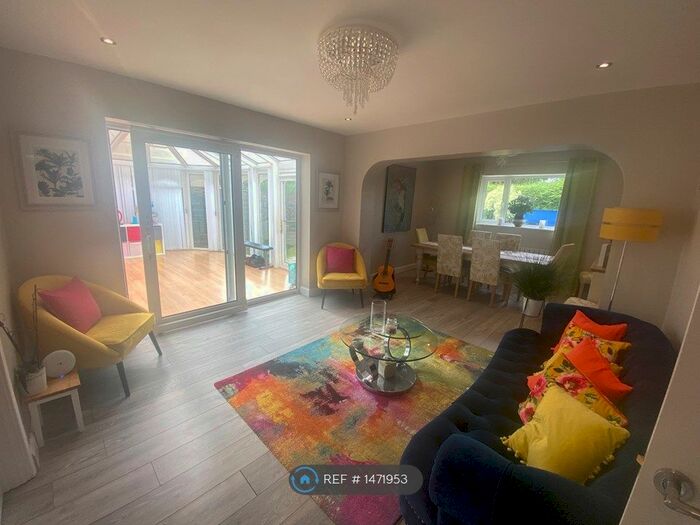 4 Bedroom Detached House To Rent In Crantock Drive, Bristol, BS32