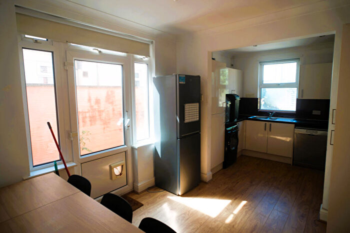 5 Bedroom Terraced House To Rent In Diana Street, Cardiff, CF24