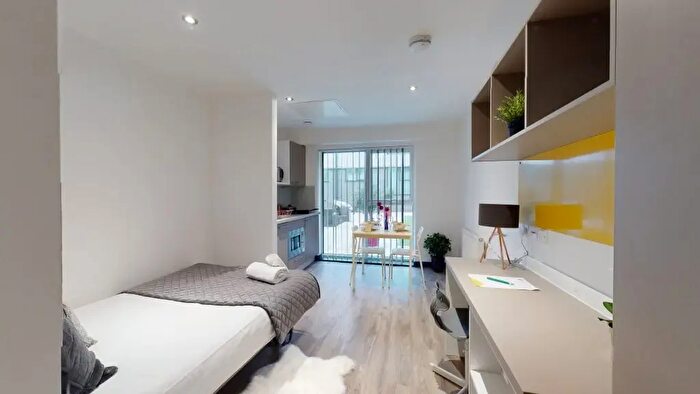 Studio To Rent In Dumfries Street, Luton, LU1