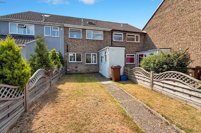 4 Bedroom Terraced House For Sale In Kenyon Walk, Rainham, Gillingham, ME8