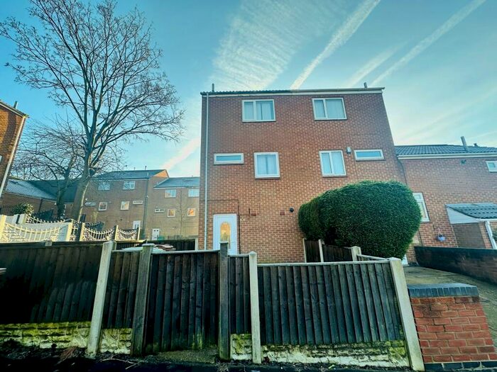 3 Bedroom Terraced House To Rent In Ashwell Gardens, Nottingham, NG7