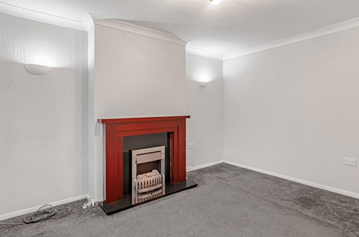 3 Bedroom Semi Detached House For Sale In Manvers Road, Chesterfield, S44