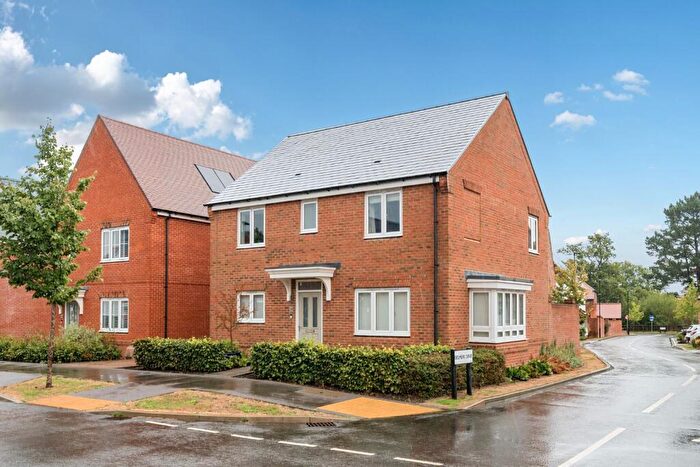 4 Bedroom Detached House For Sale In Pembers Farm Avenue, Fair Oak, Eastleigh, Hampshire, SO50
