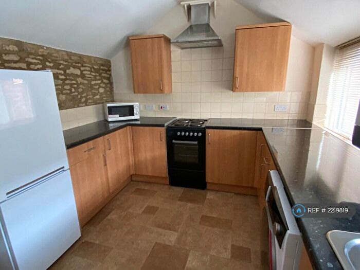 1 Bedroom Flat To Rent In High Street, Chipping Norton, OX7