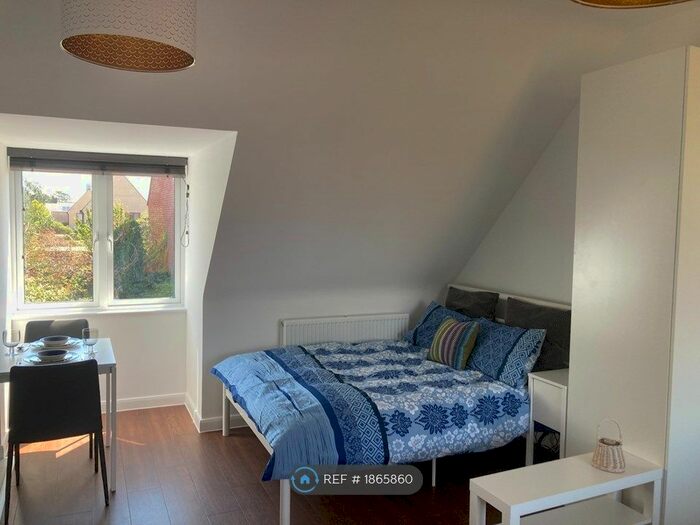 Studio To Rent In Trumpington, Cambridge, CB2