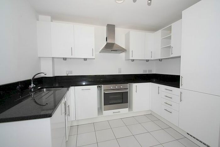 2 Bedroom Flat To Rent In Constitution Hill, Woking, GU22