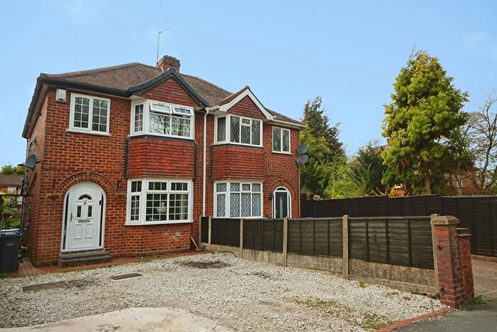 3 Bedroom Semi Detached House For Sale In Wrens Nest Road, Dudley, DY1