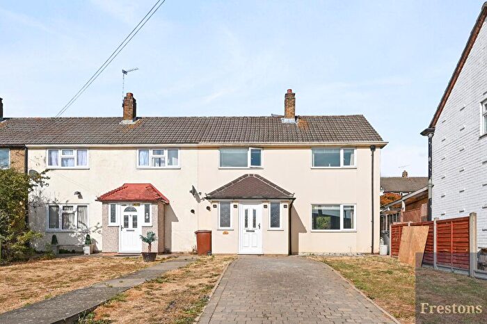 3 Bedroom End Of Terrace House For Sale In Ashwood Road, Potters Bar, Hertfordshire, EN6