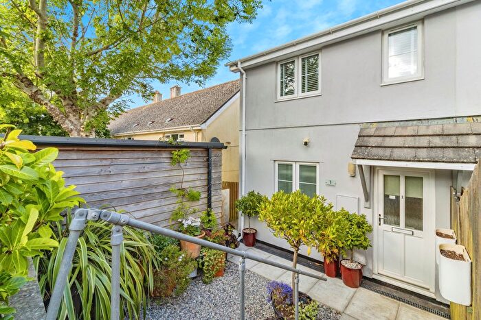 2 Bedroom End Of Terrace House For Sale In Lord Nelson Drive, Dartmouth, TQ6