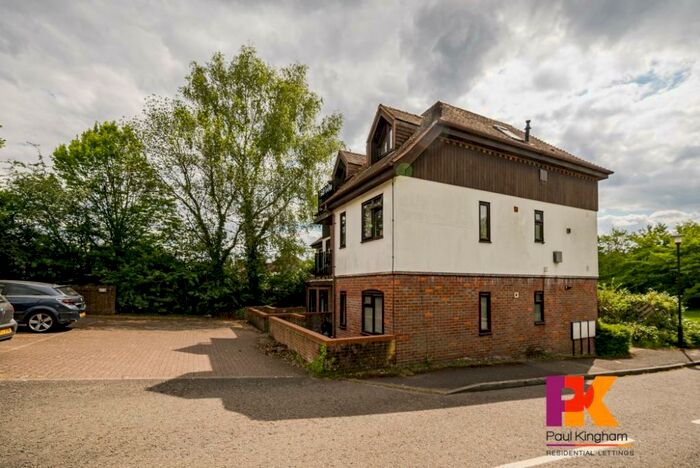 1 Bedroom Flat To Rent In Hedley View, High Wycombe, HP10