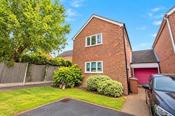 3 Bedroom Link Detached House To Rent In Magnaville Road, Bishop's Stortford, Hertfordshire, CM23