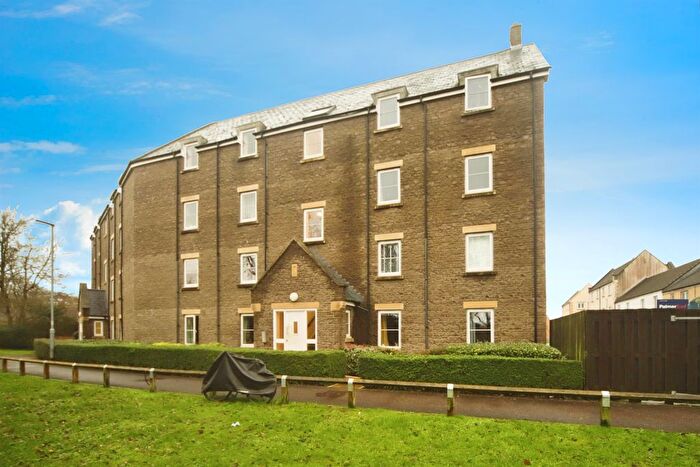 2 Bedroom Flat For Sale In Marshall Court, Taunton, TA2