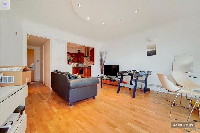 2 Bedroom Flat To Rent In Cascade Tower, Westferry Road, London, E14