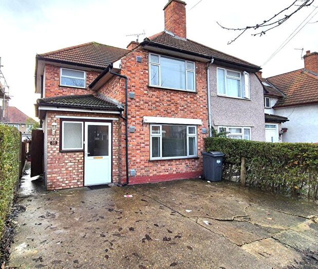 3 Bedroom Semi Detached House To Rent In Wellington Avenue, Hounslow, TW3