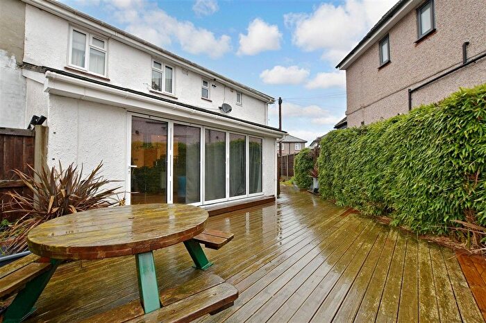 4 Bedroom Semi-detached House For Sale In Hall Road, Chadwell Heath, Romford, Essex, RM6