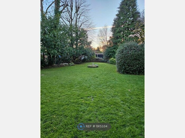 2 Bedroom Flat To Rent In Rosemary Court, Hatch End, Pinner, HA5