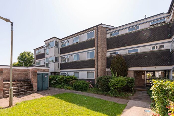 1 Bedroom Apartment For Sale In Latimer Grange, Headington, OX3