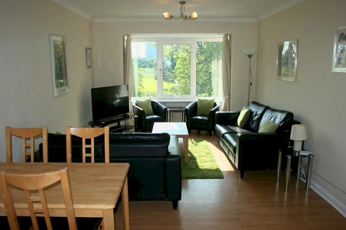 2 Bedroom Flat To Rent In Greenhead Street, Glasgow, G40