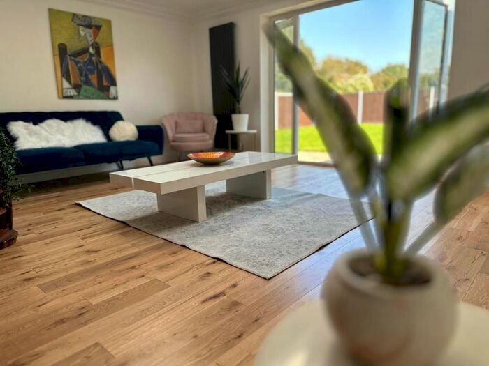 1 Bedroom Property To Rent In Hampton, Middlesex/Room, TW12