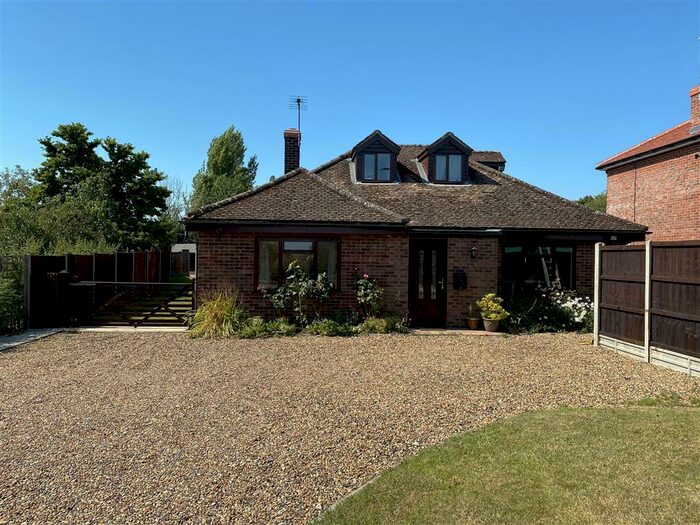 4 Bedroom Chalet To Rent In Garden House Lane, Rickinghall, Diss, IP22